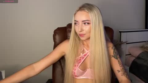 Snapshot of ohmyemma chatting on 20, 7, 2026 Emma online show from 20, 7, 2026