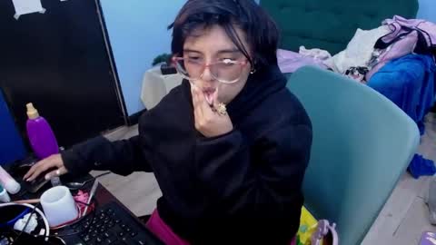 ohmysqueak online show from 5, 7, 2026