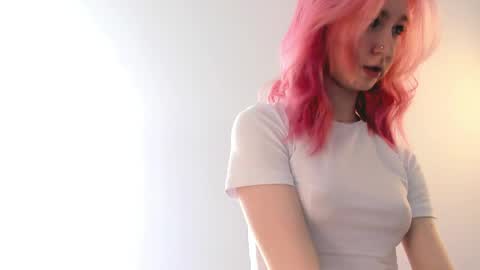 Emi and Ohpi online show from 20, 4, 2026