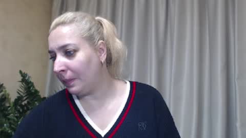 Snapshot of ohsweetiren chatting on 3, 11, 2025 Iren online show from 3, 11, 2025