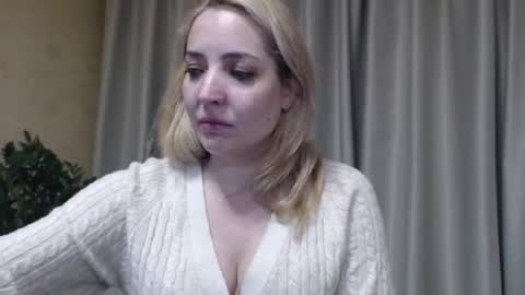 Snapshot of ohsweetmari chatting on 8, 2, 2026 Mari online show from 8, 2, 2026