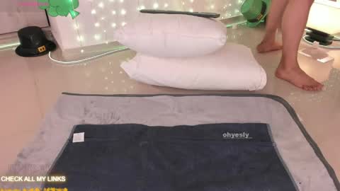 Snapshot of ohyesly_ chatting on 2, 3, 2026 ohyesly_ online show from 2, 3, 2026