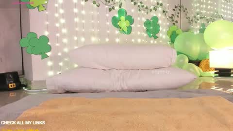 ohyesly_ online show from 7, 3, 2026