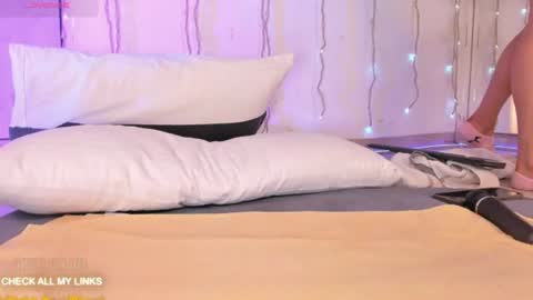 Snapshot of ohyesly_ chatting on 19, 6, 2026 ohyesly_ online show from 19, 6, 2026