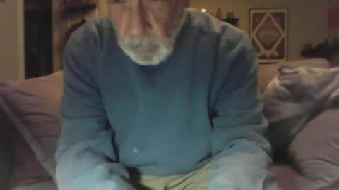 Snapshot of old_bald63 chatting on 28, 11, 2025 old_bald63 online show from 28, 11, 2025