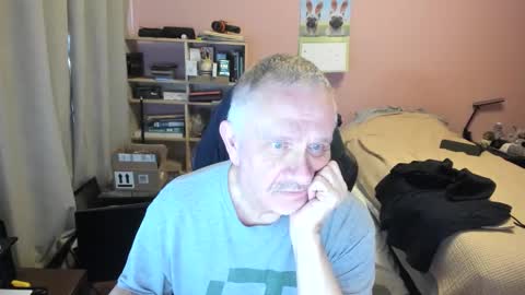 Snapshot of older_guy1 chatting on 8, 5, 2026 older_guy1 online show from 8, 5, 2026