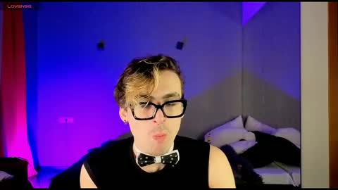 OLIVER MARTINEZ online show from 13, 10, 2025