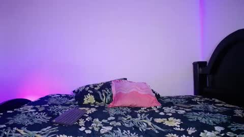 Oliver and MeganIndependent online show from 22, 4, 2026