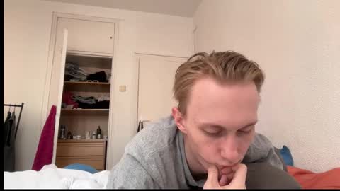 Snapshot of oliver_and_thomas chatting on 16, 10, 2025 Oliver and Thomas online show from 16, 10, 2025
