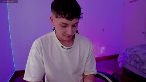 Snapshot of oliver_kyy chatting on 22, 5, 2026 oliveeer online show from 22, 5, 2026