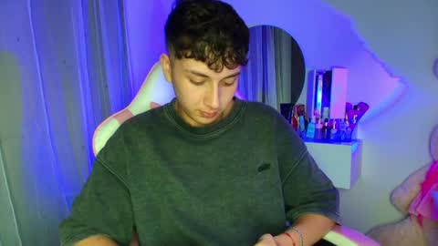 Snapshot of oliver_kyy chatting on 27, 5, 2026 oliveeer online show from 27, 5, 2026