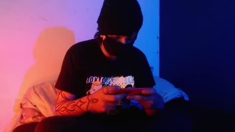 Snapshot of oliver_laid_2023 chatting on 6, 1, 2025 oliver_laid_2023 online show from 6, 1, 2025