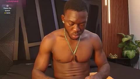 OLIVER LAURENT online show from 18, 4, 2026