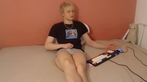 Oliver online show from 8, 4, 2026