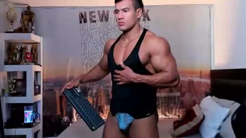 Snapshot of oliver_tommy chatting on 5, 10, 2025 oliver_tommy online show from 5, 10, 2025