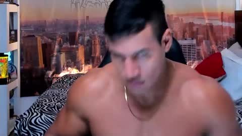 Snapshot of oliver_tommy chatting on 10, 10, 2025 oliver_tommy online show from 10, 10, 2025