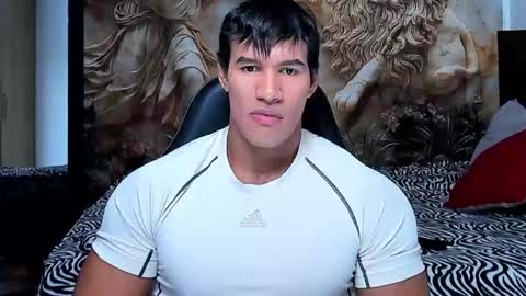 Snapshot of oliver_tommy chatting on 28, 11, 2025 oliver_tommy online show from 28, 11, 2025