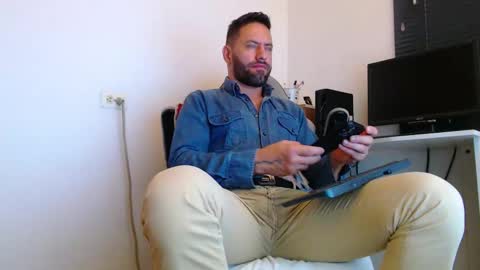 oliver online show from 31, 3, 2026