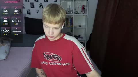 Snapshot of olivertasty chatting on 3, 10, 2025 oliver online show from 3, 10, 2025