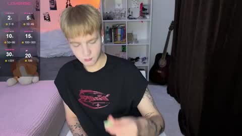 Snapshot of olivertasty chatting on 7, 10, 2025 oliver online show from 7, 10, 2025