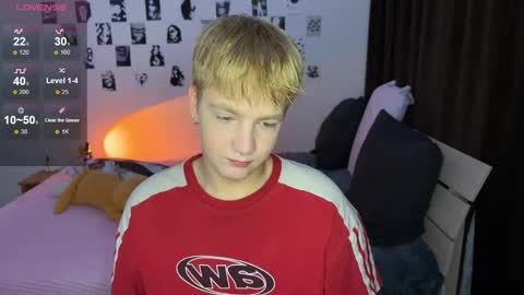 Snapshot of olivertasty chatting on 21, 10, 2025 oliver online show from 21, 10, 2025