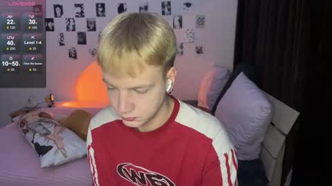 Snapshot of olivertasty chatting on 26, 10, 2025 oliver online show from 26, 10, 2025