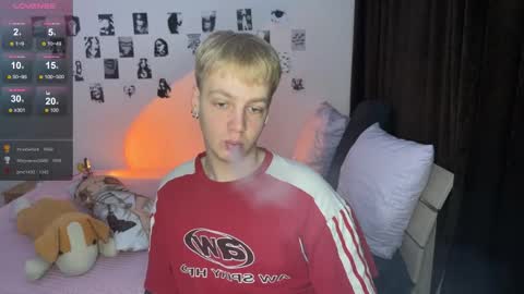 Snapshot of olivertasty chatting on 30, 10, 2025 oliver online show from 30, 10, 2025