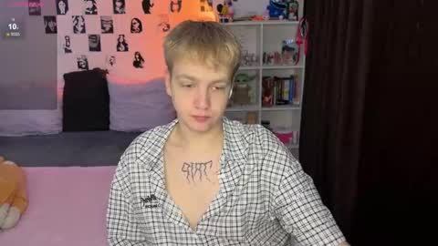 Snapshot of olivertasty chatting on 17, 11, 2025 oliver online show from 17, 11, 2025