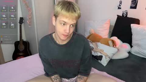 Snapshot of olivertasty chatting on 23, 11, 2025 oliver online show from 23, 11, 2025