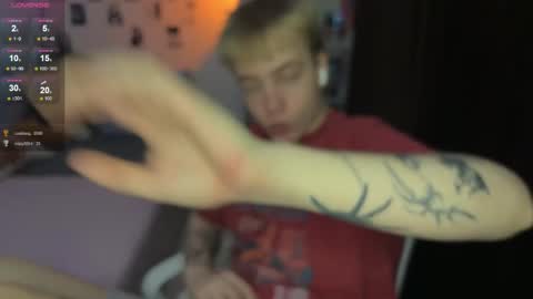 Snapshot of olivertasty chatting on 25, 11, 2025 oliver online show from 25, 11, 2025