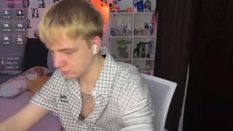 Snapshot of olivertasty chatting on 25, 11, 2025 oliver online show from 25, 11, 2025