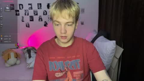 Snapshot of olivertasty chatting on 1, 12, 2025 oliver online show from 1, 12, 2025