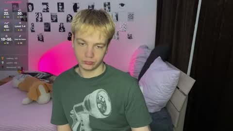 Snapshot of olivertasty chatting on 2, 12, 2025 oliver online show from 2, 12, 2025