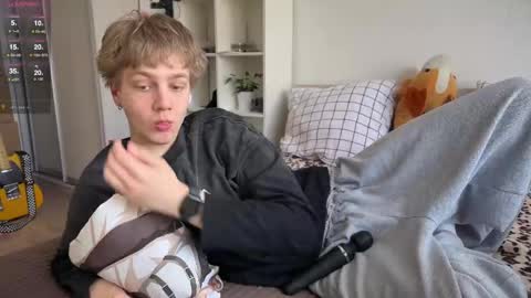 Snapshot of olivertasty chatting on 21, 4, 2026 oliver online show from 21, 4, 2026