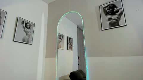 Snapshot of olivia_collisn chatting on 3, 6, 2026 Olivia Collins online show from 3, 6, 2026