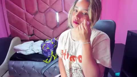 Snapshot of olivia_fox69 chatting on 28, 1, 2025 OLIVIA online show from 28, 1, 2025