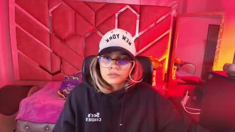  OLIVIA  online show from 14, 12, 2025