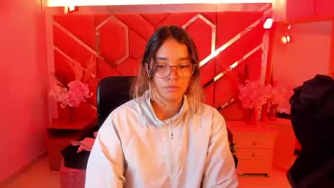  OLIVIA  online show from 22, 6, 2026