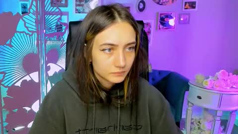 Snapshot of olivia_norton_ chatting on 26, 9, 2025 olivia_norton_ online show from 26, 9, 2025