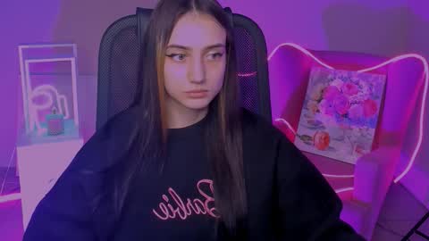 Snapshot of olivia_norton_ chatting on 11, 10, 2025 olivia_norton_ online show from 11, 10, 2025