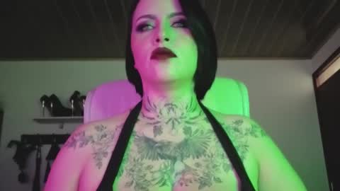   online show from 19, 11, 2025