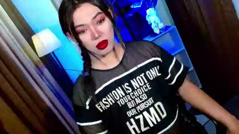 Miss OLIVIA online show from 6, 2, 2026