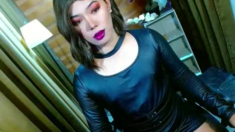 Miss OLIVIA online show from 27, 4, 2026