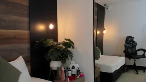 olivia_willoow online show from 5, 3, 2026