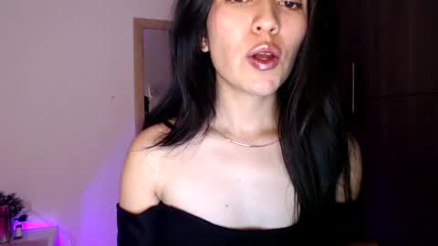 Snapshot of oliviaaa__ chatting on 14, 12, 2024 oliviaaa__ online show from 14, 12, 2024
