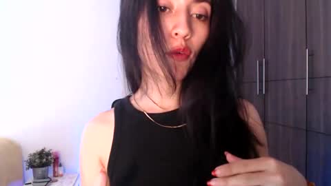 Snapshot of oliviaaa__ chatting on 30, 12, 2024 oliviaaa__ online show from 30, 12, 2024