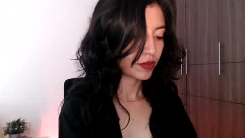 Snapshot of oliviaaa__ chatting on 3, 1, 2025 oliviaaa__ online show from 3, 1, 2025