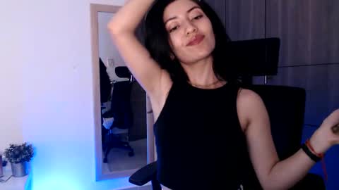Snapshot of oliviaaa__ chatting on 18, 1, 2025 oliviaaa__ online show from 18, 1, 2025