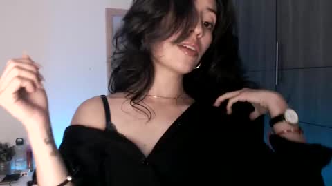 Snapshot of oliviaaa__ chatting on 6, 2, 2025 oliviaaa__ online show from 6, 2, 2025