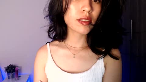 Snapshot of oliviaaa__ chatting on 18, 2, 2025 oliviaaa__ online show from 18, 2, 2025